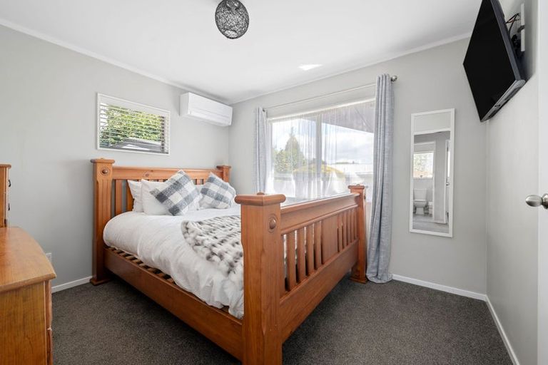 Photo of property in 8c Huia Avenue, Forest Lake, Hamilton, 3200