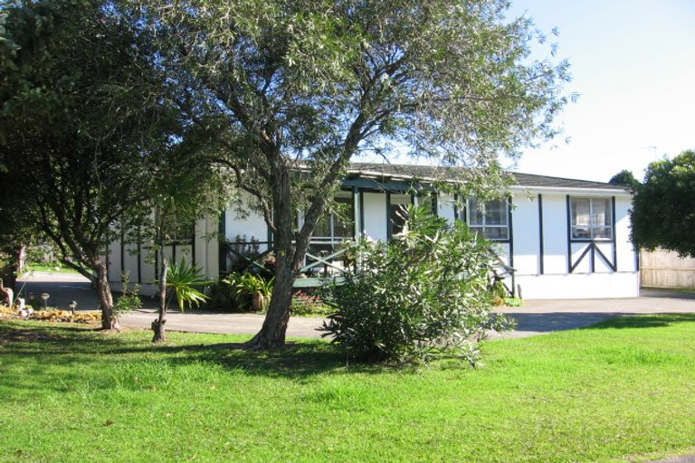 Photo of property in 27 Glynnbrooke Street, Te Atatu South, Auckland, 0610
