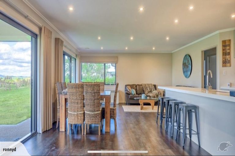 Photo of property in 64 Hawthorne Lane, Kingseat, Papakura, 2580