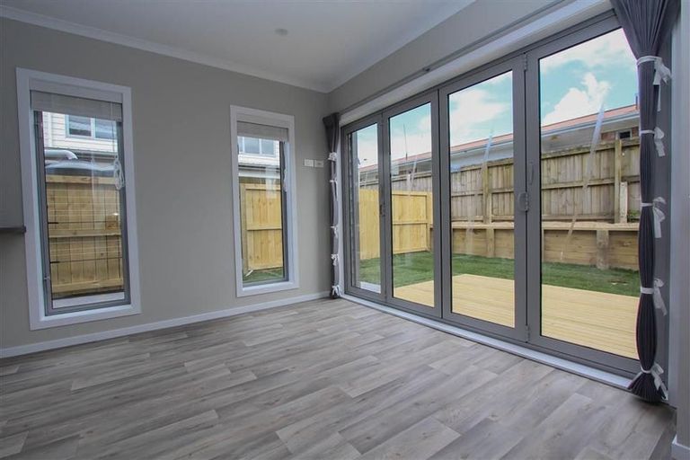 Photo of property in 27a Southsea Crescent, Silverdale, Hamilton, 3216