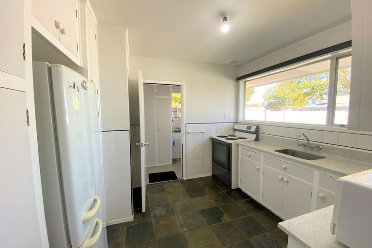Photo of property in 1/102 Roydvale Avenue, Burnside, Christchurch, 8053