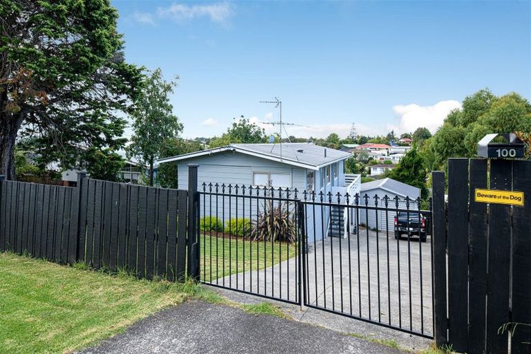 Photo of property in 100 Awaroa Road, Sunnyvale, Auckland, 0612