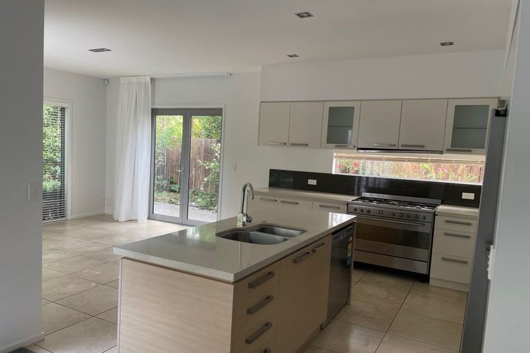 Photo of property in 18 Bryndwr Road, Fendalton, Christchurch, 8052