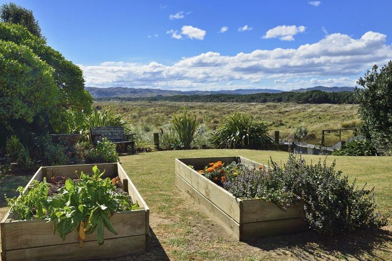 Photo of property in 2 Koura Crescent, Mahia, Nuhaka, 4198