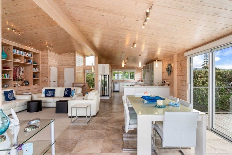 Photo of property in 28 Champion Place, Pauanui, Hikuai, 3579