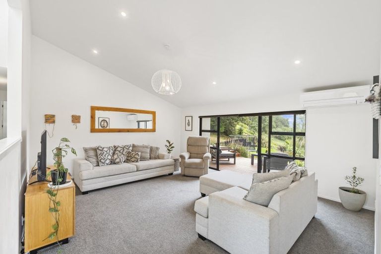 Photo of property in 248 Kauri View Road, Opaheke, Papakura, 2584