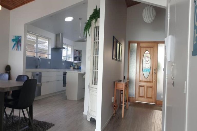 Photo of property in 69 Karewa Parade, Papamoa Beach, Papamoa, 3118