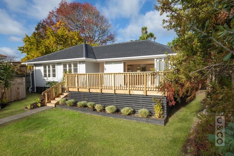 Photo of property in 407a Main Road, Huapai, Kumeu, 0810