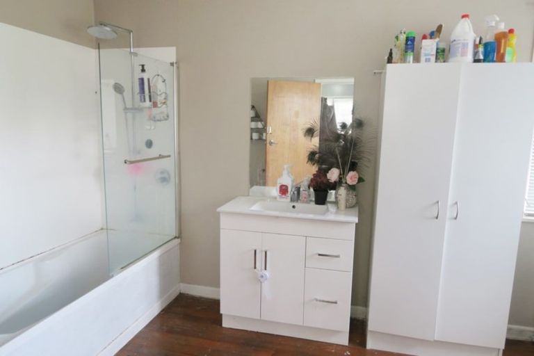 Photo of property in 42 Ayton Street, Mangapapa, Gisborne, 4010