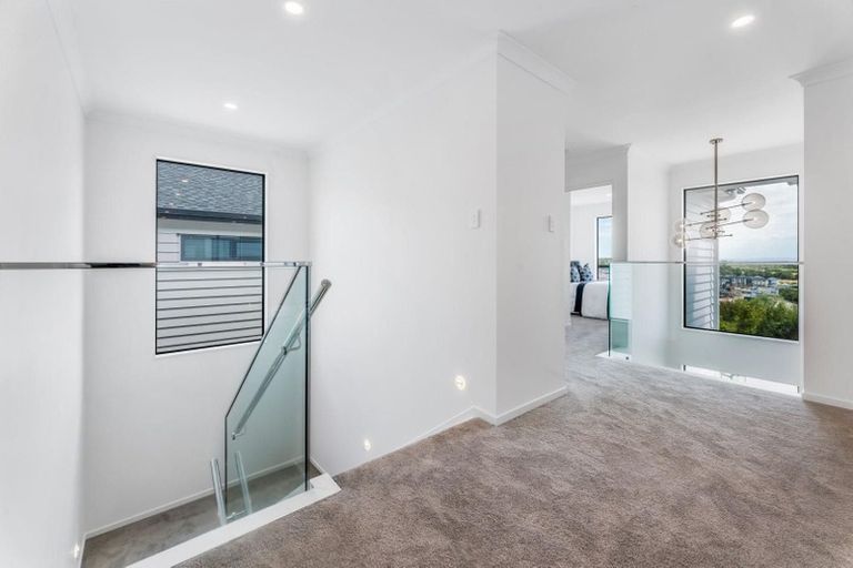 Photo of property in 28 Matahae Drive, Flat Bush, Auckland, 2019