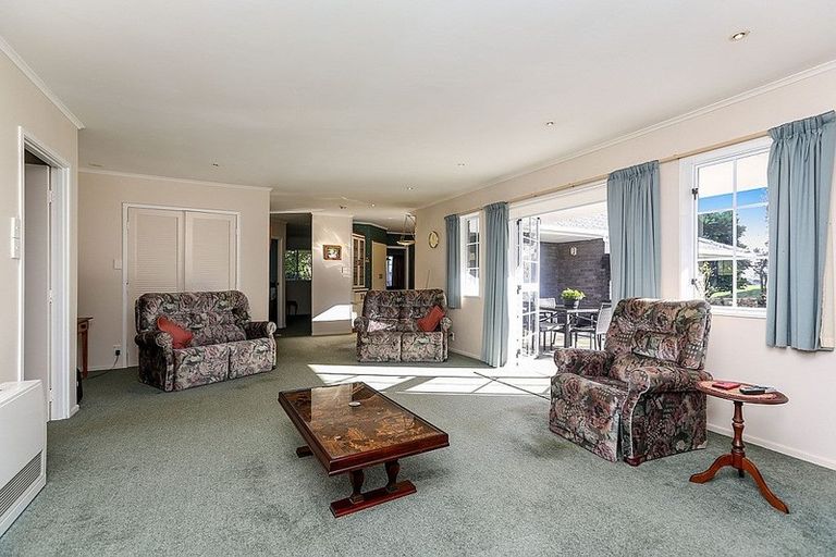 Photo of property in 5 Byron Place, Whalers Gate, New Plymouth, 4310
