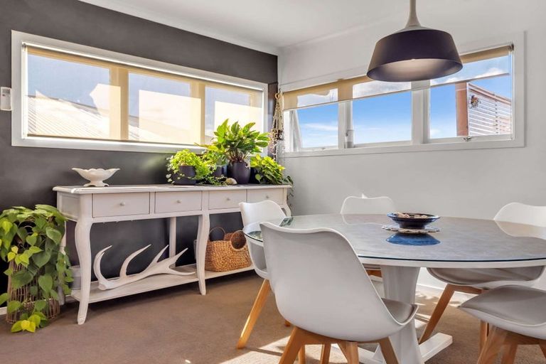 Photo of property in 3 Moloney Terrace, Pukekohe, 2120