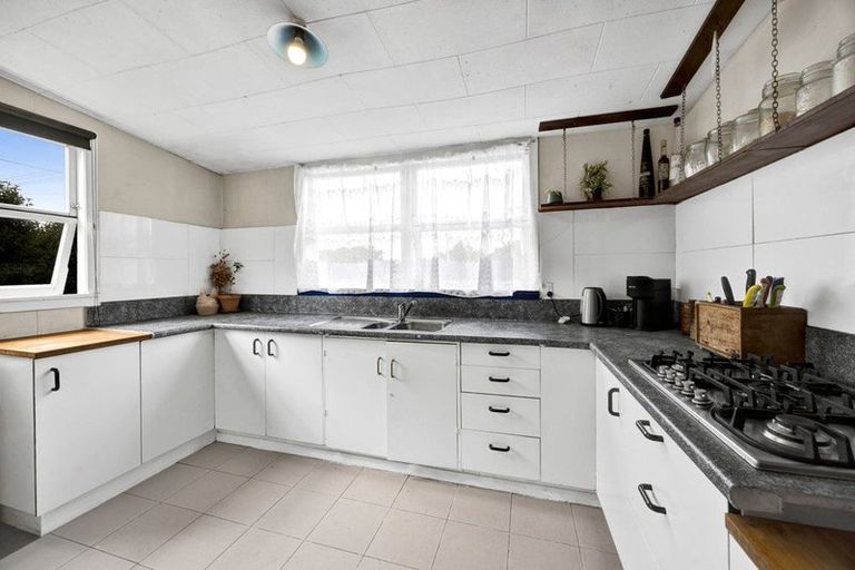 Photo of property in 77 Ngatai Street, Manaia, 4612