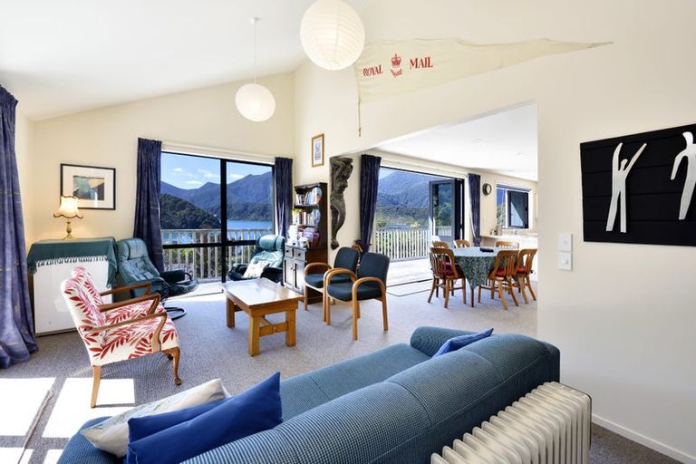 Photo of property in 20 Worlds End Road, Tennyson Inlet, 7195