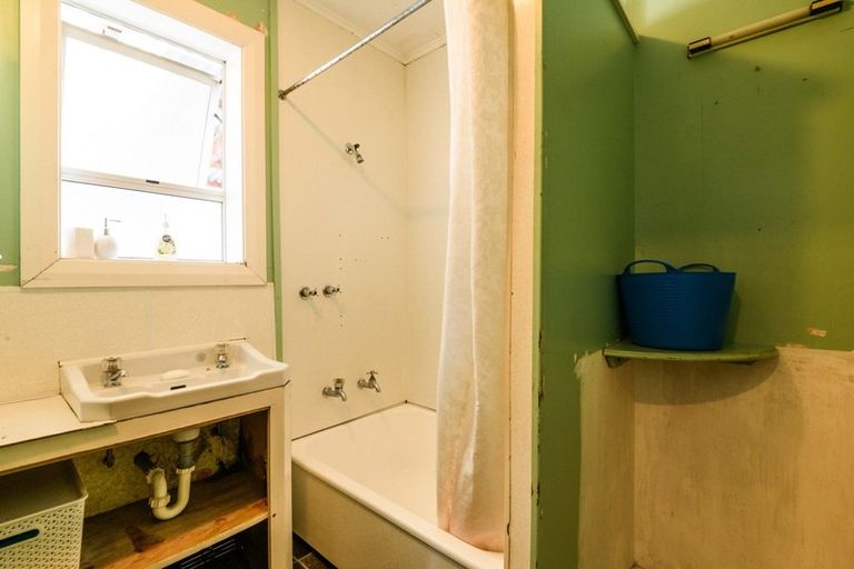 Photo of property in 63 Hampden Street, Picton, 7220