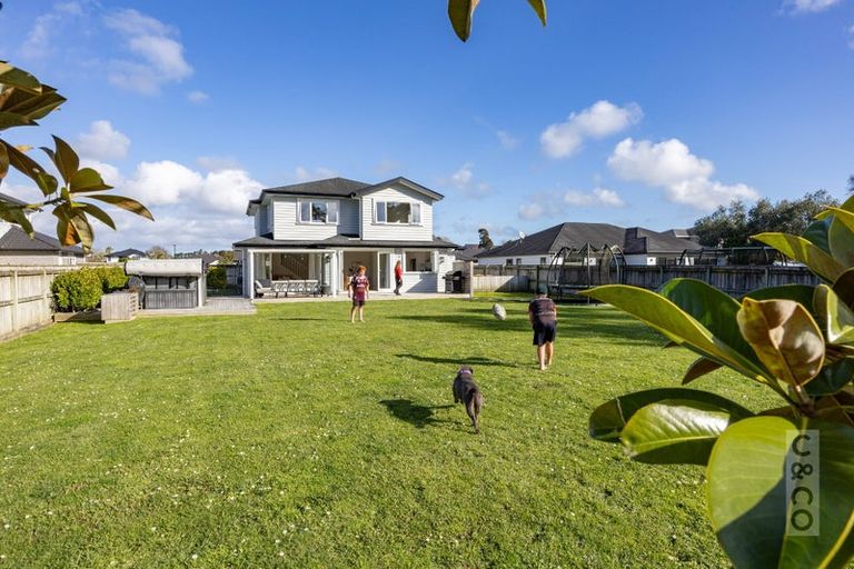 Photo of property in 11 Kahika Grove, Huapai, Kumeu, 0810