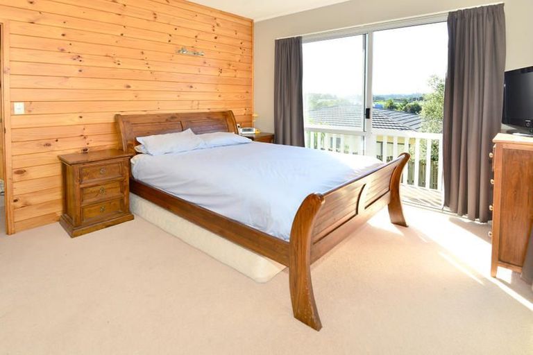 Photo of property in 8 Grenadine Place, Unsworth Heights, Auckland, 0632