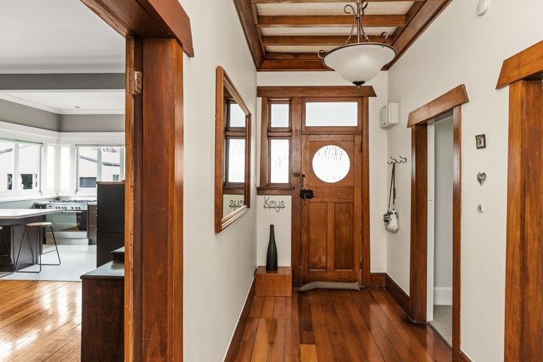 Photo of property in 190 Vigor Brown Street, Napier South, Napier, 4110