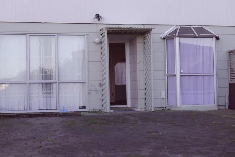 Photo of property in 62 Kohekohe Street, New Lynn, Auckland, 0600