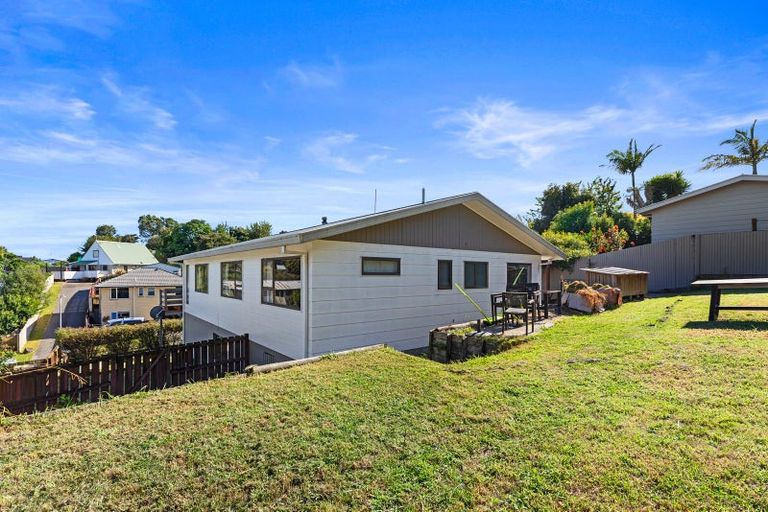 Photo of property in 11 Dunton Drive, Welcome Bay, Tauranga, 3112