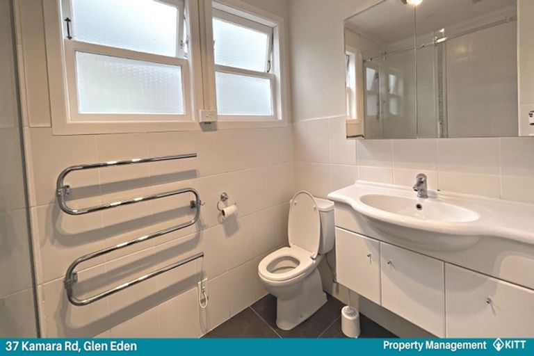 Photo of property in 37 Kamara Road, Glen Eden, Auckland, 0602