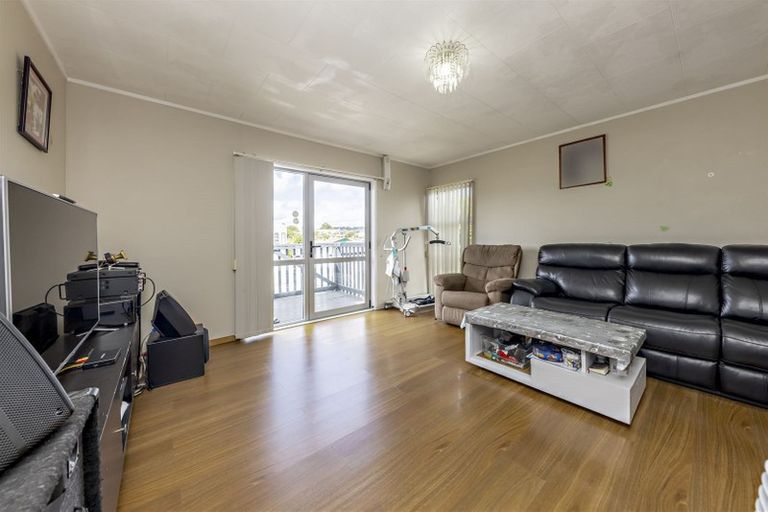 Photo of property in 1/7 Vetori Place, Clover Park, Auckland, 2023