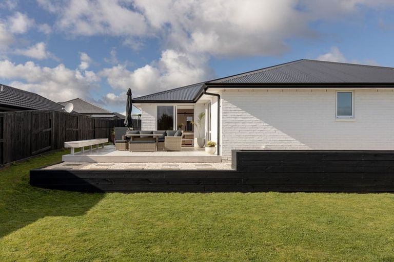 Photo of property in 22 Kahawai Place, Omokoroa, 3114