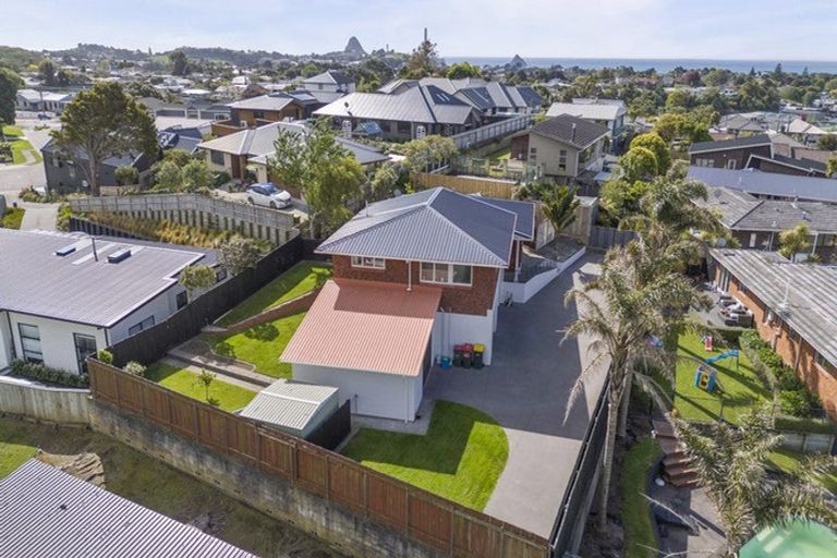 Photo of property in 12a Julian Place, Westown, New Plymouth, 4310