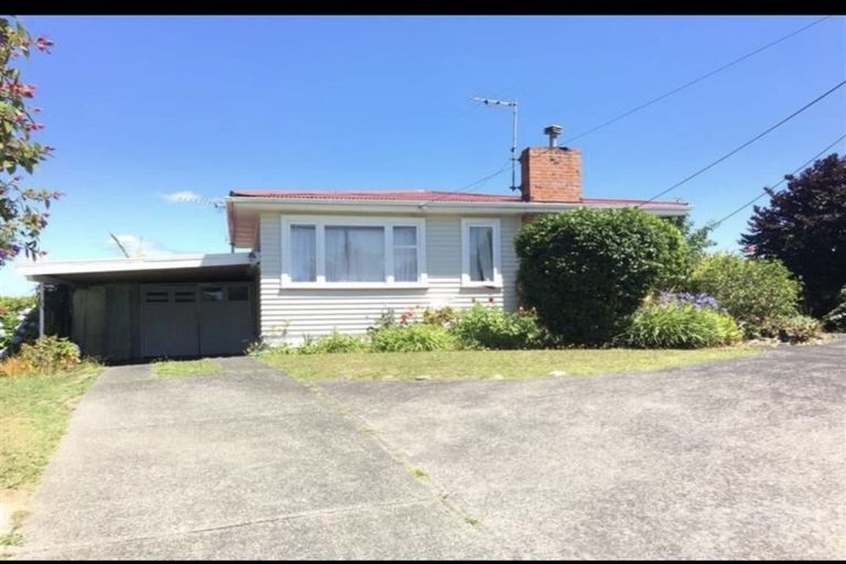Photo of property in 1/63 Arran Road, Browns Bay, Auckland, 0630