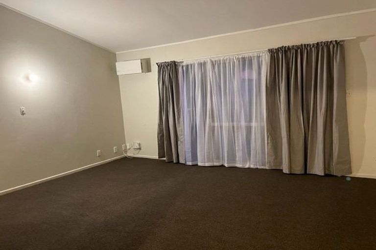 Photo of property in 2/33 Grassways Avenue, Pakuranga, Auckland, 2010