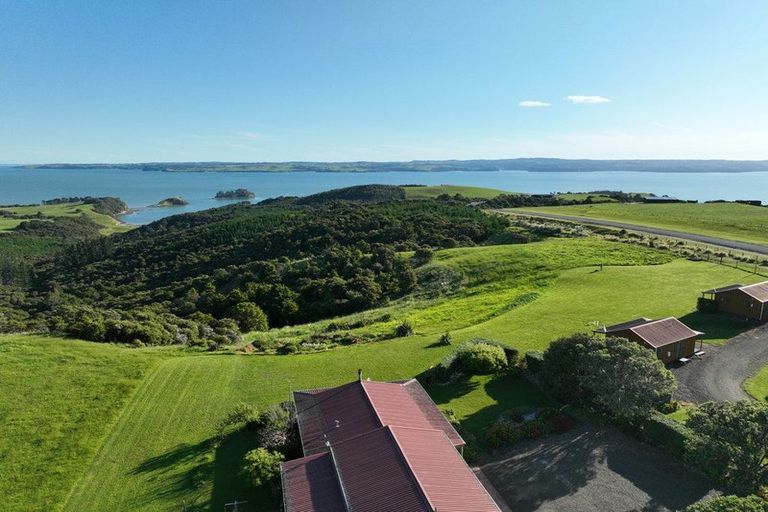 Photo of property in 986 Tinopai Road, Tinopai, Matakohe, 0593