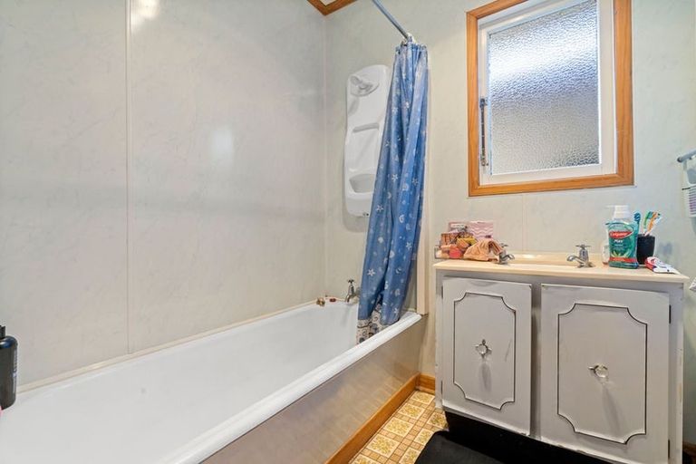 Photo of property in 129 Russell Road, Manurewa, Auckland, 2102