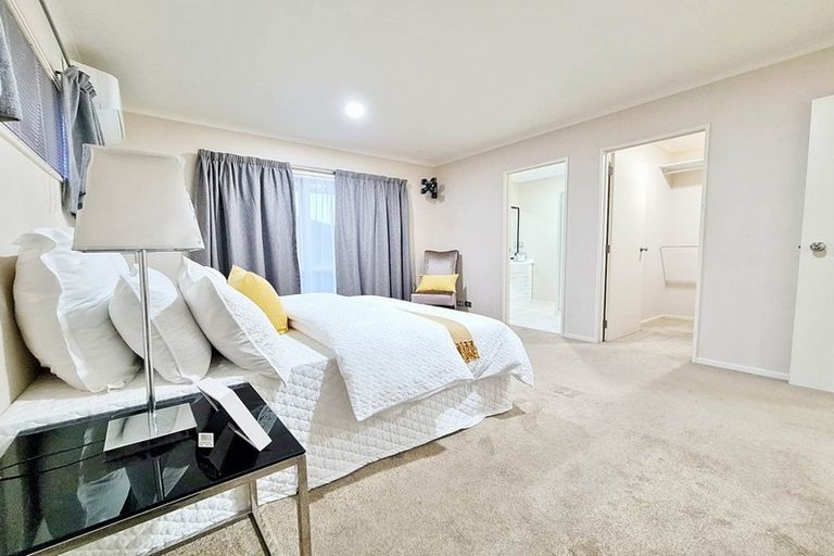 Photo of property in 12 Ironstone Place, Randwick Park, Auckland, 2105