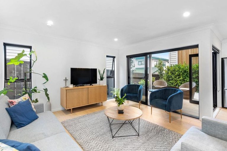 Photo of property in 125b Point Chevalier Road, Point Chevalier, Auckland, 1022