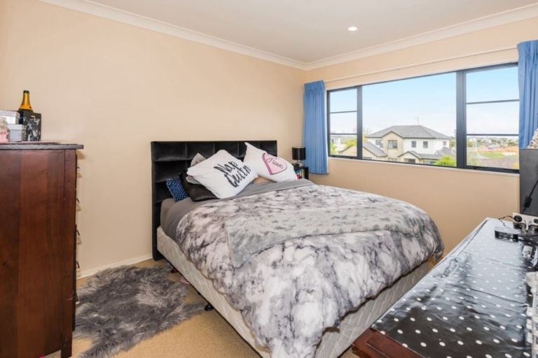 Photo of property in 5 Maidstone Place, Oteha, Auckland, 0632
