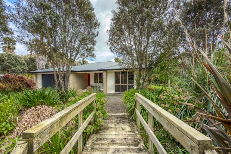 Photo of property in 12 Titoki Lane, Whangamata, 3691
