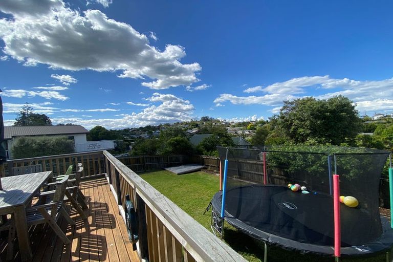 Photo of property in 4 Waiora Road, Stanmore Bay, Whangaparaoa, 0932