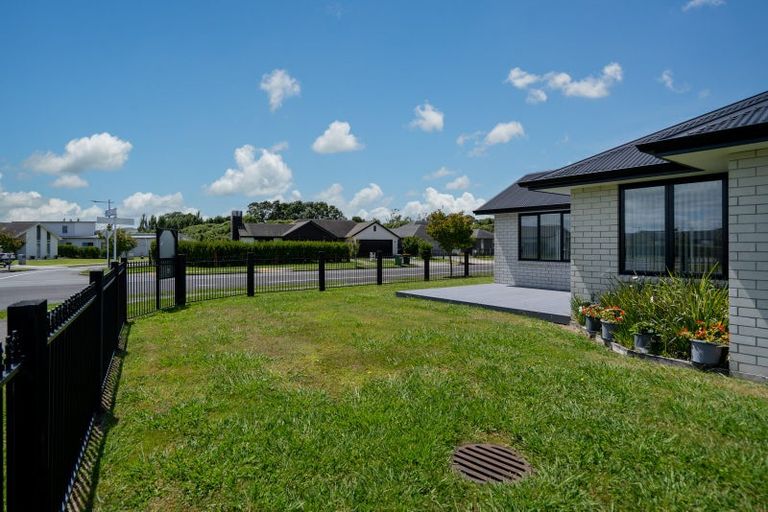 Photo of property in 22 Carnation Court, Cambridge, 3434