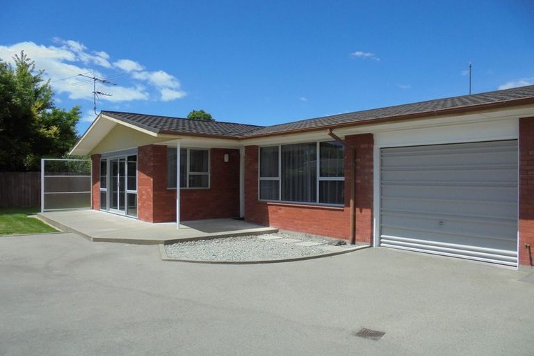 Photo of property in 2/31 Guinness Crescent, Ilam, Christchurch, 8041