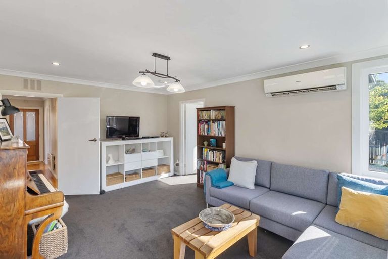 Photo of property in 16 Bateman Avenue, Bryndwr, Christchurch, 8053