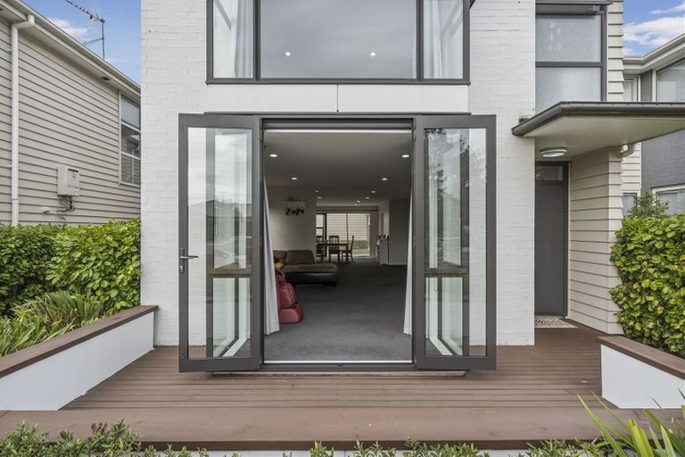 Photo of property in 9 Popokatea Drive, Takanini, 2112