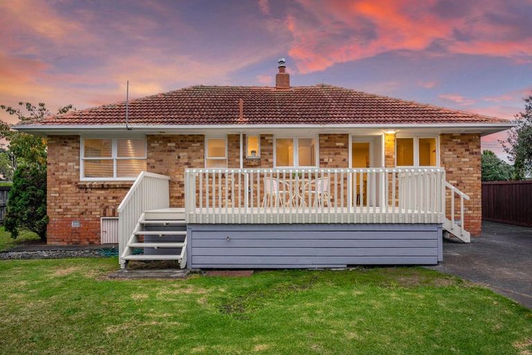 Photo of property in 106 Flanshaw Road, Te Atatu South, Auckland, 0610