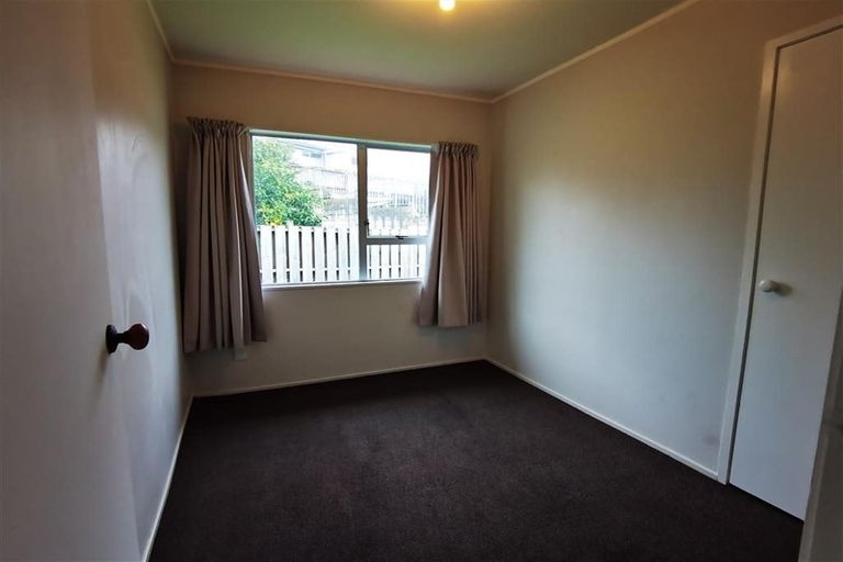 Photo of property in 2/9 Slim Place, Clendon Park, Auckland, 2103