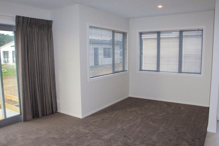 Photo of property in 15 Raymond Grace Avenue, Huapai, Kumeu, 0810
