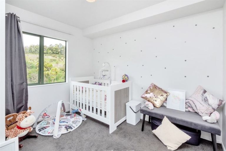 Photo of property in 121b Sunnyside Road, Sunnyvale, Auckland, 0612