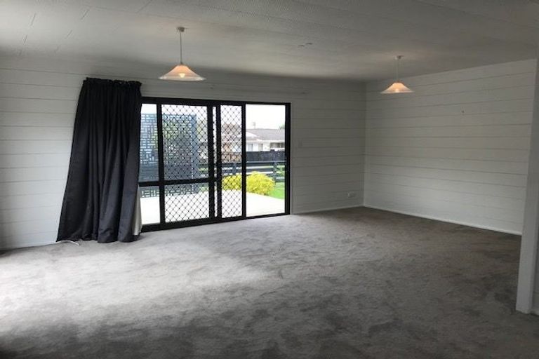 Photo of property in 1/20 Lane Road, Weymouth, Auckland, 2103