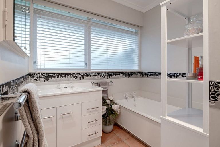 Photo of property in 19 Anaru Place, Awapuni, Palmerston North, 4412