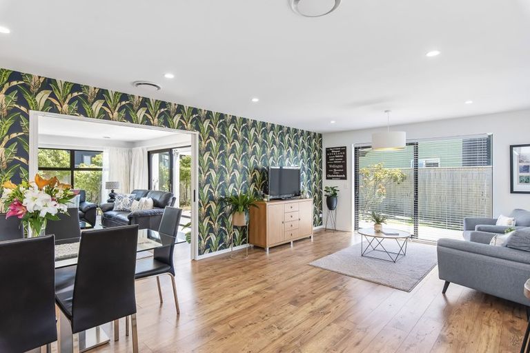 Photo of property in 16 Seagrass Place, Otaki Beach, Otaki, 5512