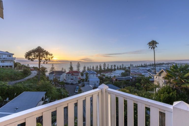 Photo of property in 20 Brewster Street, Bluff Hill, Napier, 4110