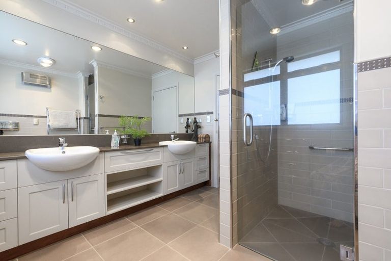 Photo of property in 17 Cooneys Drive, Matua, Tauranga, 3110